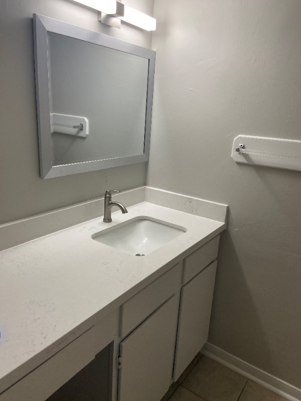 Photo - 2121 Hepburn St