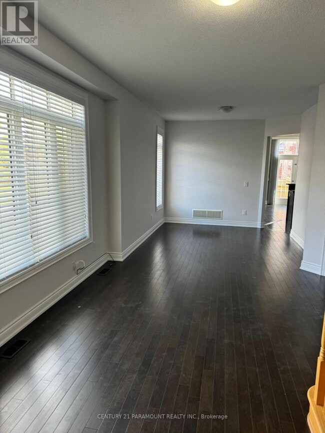 Photo - 80 Hollowgrove Blvd