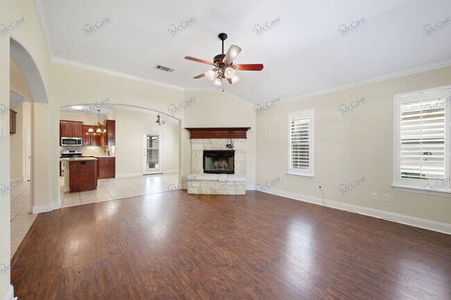 Photo - 2725 Westglen Dr