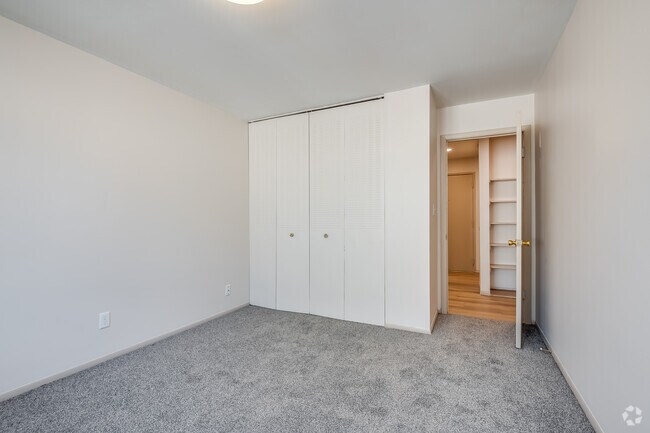 2BR, 1BA - 930SF - Bedroom
