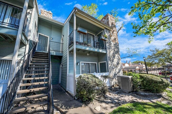 Photo - 3750 Tanglewilde St Unidad A7