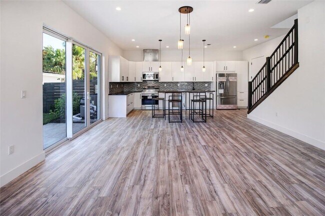 Photo - 2004 SW 15th Ave