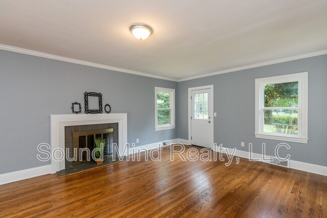 Photo - 3504 Hawthorne Rd
