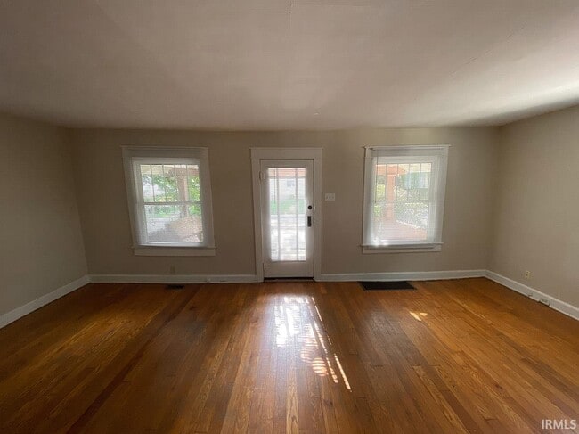 Photo - 613 S Henderson St