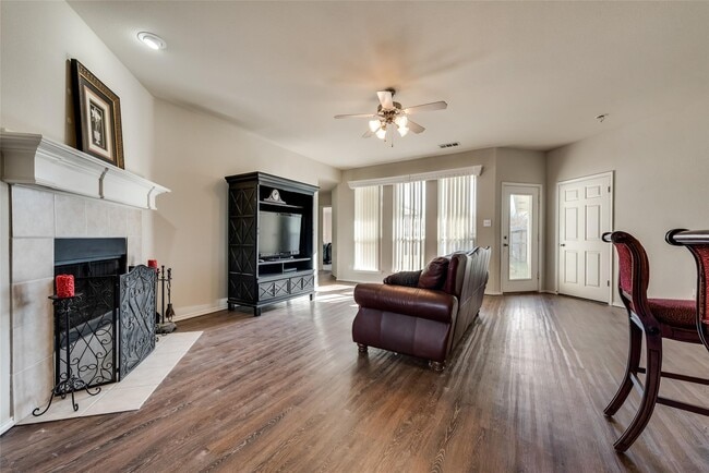 Photo - 2431 Fieldcrest Dr