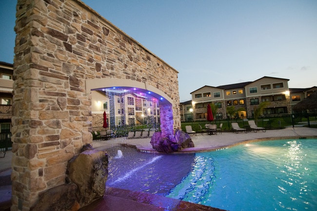 Pool Phase I - Plantation Apartments