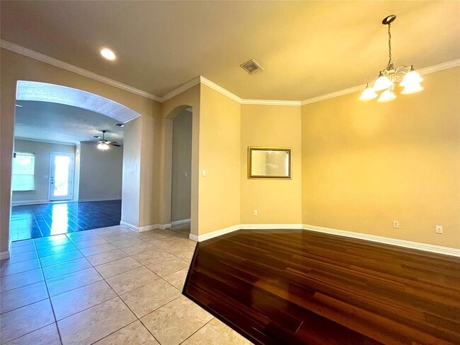 Photo - 10000 Paulines Way