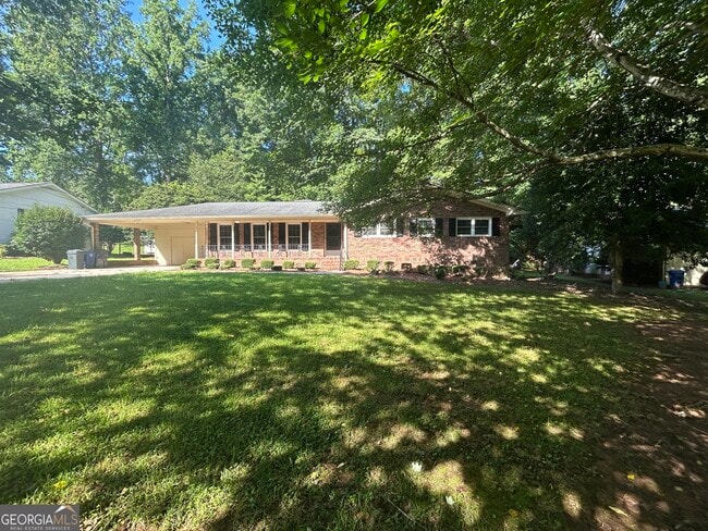 Photo - 729 Holly Dr House