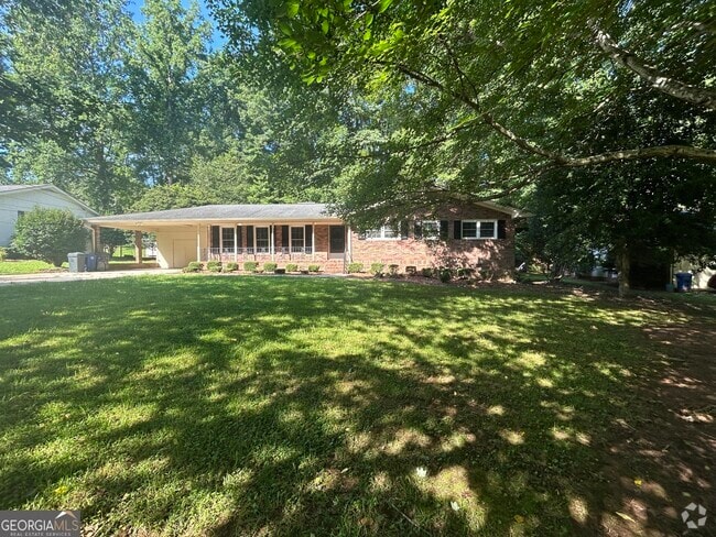 Building Photo - 729 Holly Dr Rental