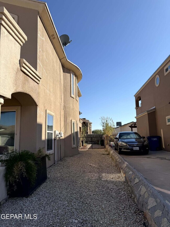 Photo - 5448 Ignacio Frias Dr