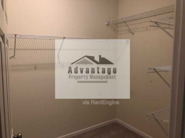 Photo - 1069 Park Row N