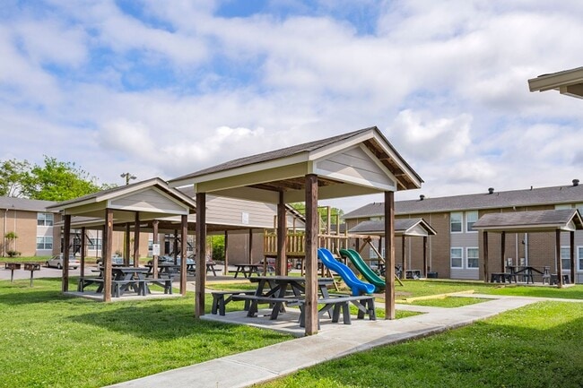 Maple Creek Apartments