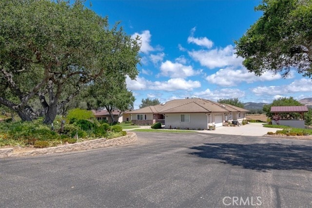 Photo - 688 Willow Rd