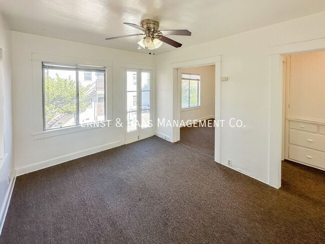 Photo - 1618 1/2 E. 4th St.-