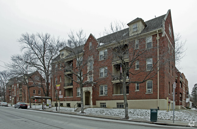 Tudor Court - Tudor Court Apartments