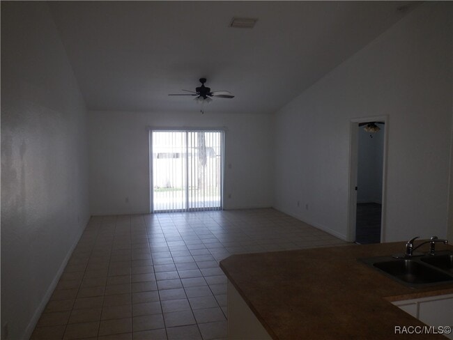 Photo - 2002 Silverwood St