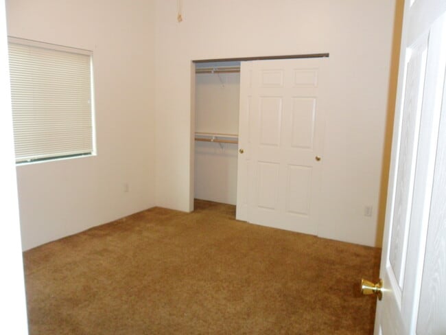 1327 N Park Ave
