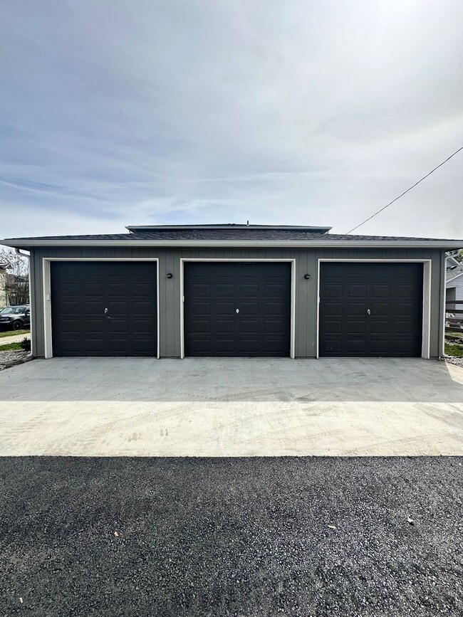 Photo - 1201 - 1205 N Cannon St. Unidad 1205