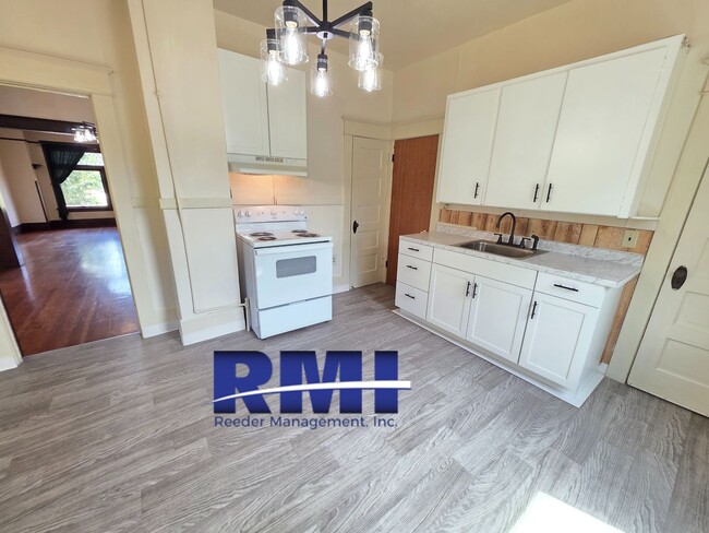 Photo - Charming 120-year-old gem in the heart of Tacoma!