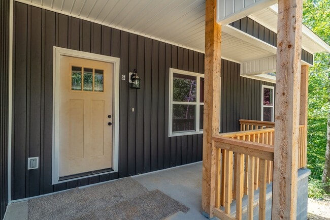 Photo - LIKE NEW 3-bedroom 2 bath Home in Bella Vista!!!