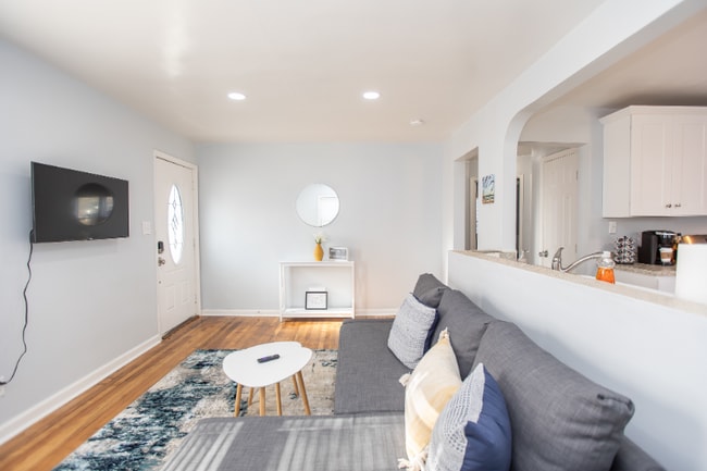 Photo - 9287 1st View St