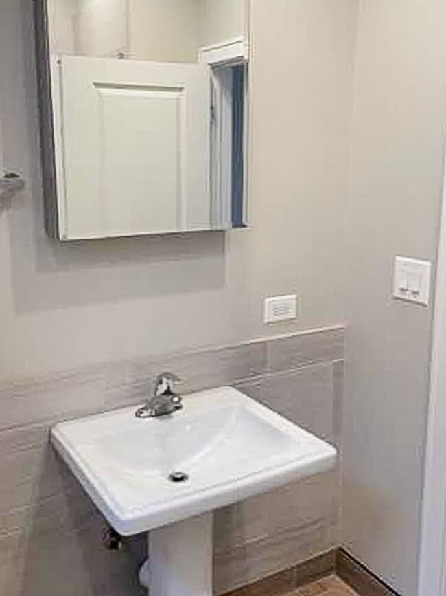 Photo - 4863 N Paulina St Unit GDN