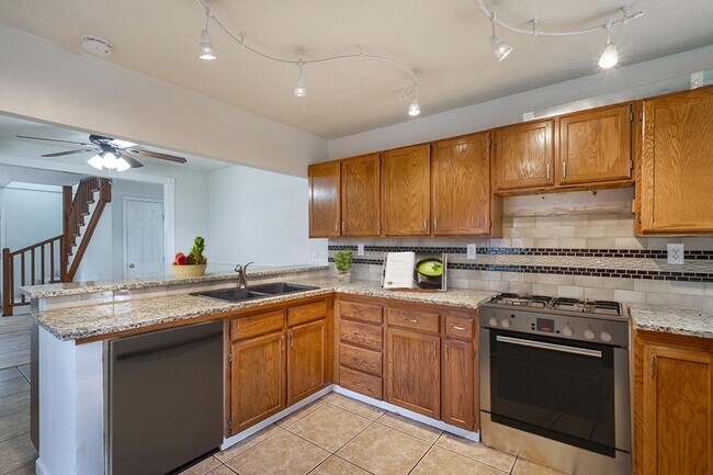 Photo - 8912 NE Russell St