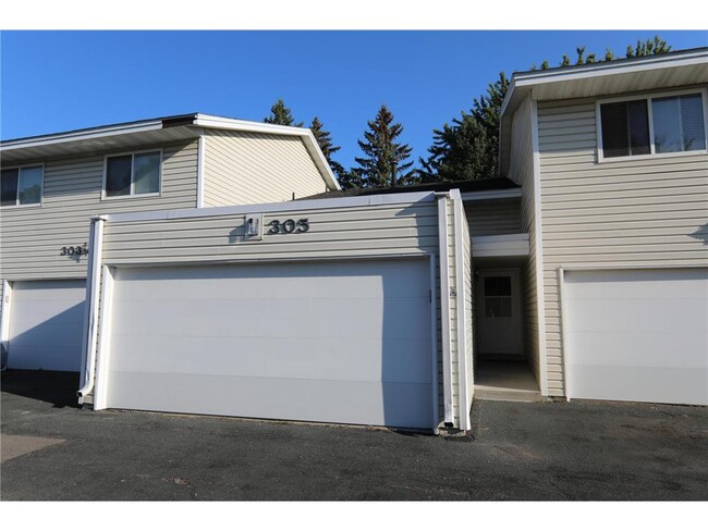 Photo - 305 Shawnee Trail Townhome