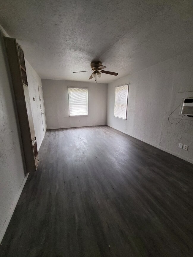 Photo - 408 N 1st St