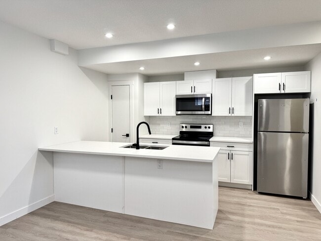 Photo - 9703 174 St NW