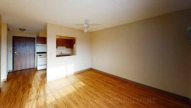 Photo - Lamro Apartments