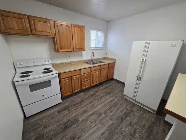 613 W Knox Ave Unit 3