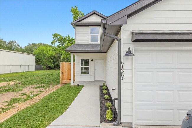 Photo - 6138 Brookfield Dr Unit A