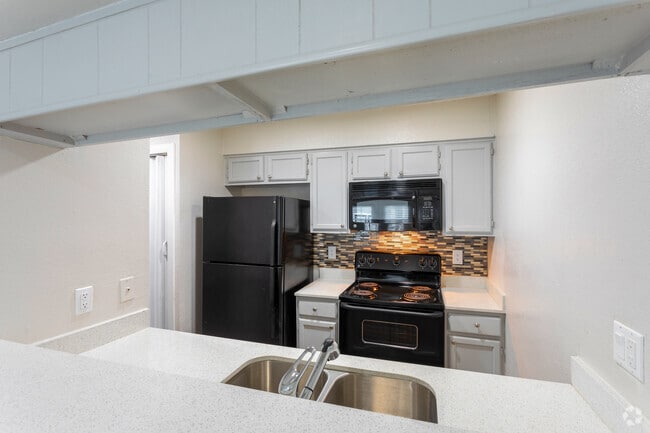 1HAB, 1BA - 684 ft² - Cocina - Columbia Oaks