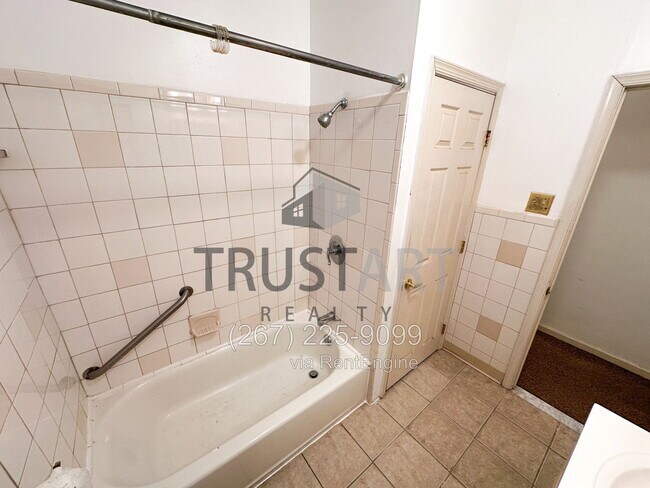 2114 W Pacific St Unit 1