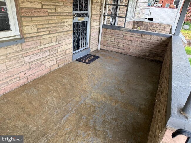 Photo - 5032 Sargent Rd NE