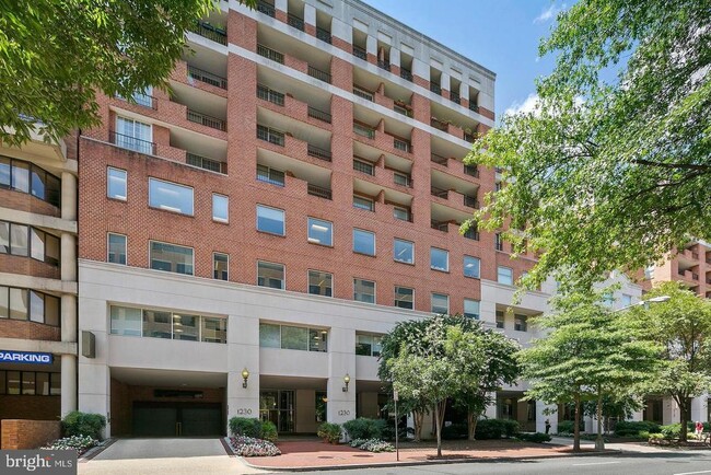Building Photo - 1230 23rd St NW Unit 501