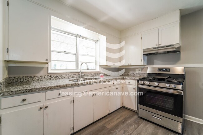 Photo - 1836 Shamrock Dr