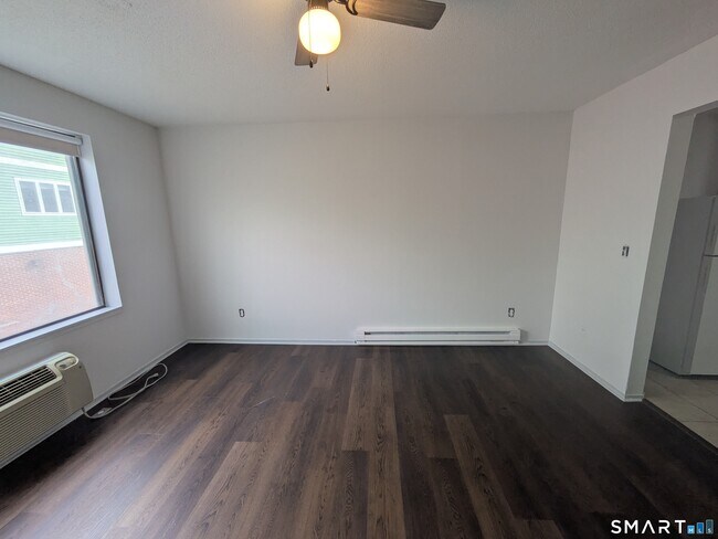 Photo - 289 Main Ave