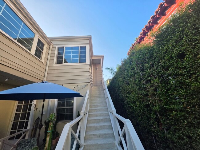 2913 W Riverside Dr Unit 2913