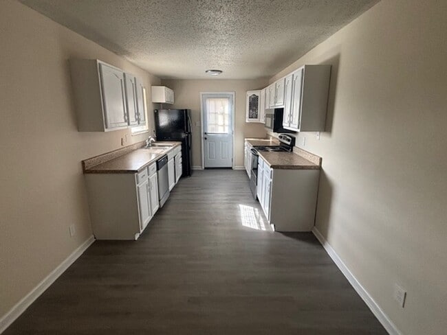 Photo - Knoxville 37915 - 4 bedroom 2 bath - call Howard Grower 865-705-0969