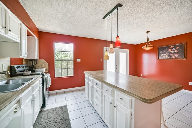 Building Photo - 9345 Westwood Village Dr Unit 30 Rental