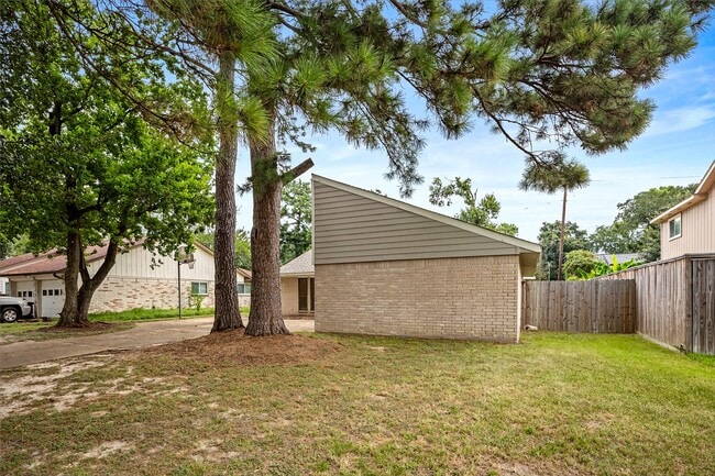 Photo - 10010 Windriver Dr