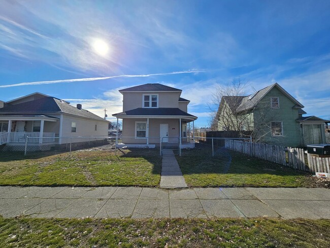 Building Photo - 218 E Baldwin Ave Unit #2 Rental