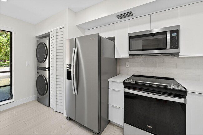 Building Photo - 114 Brackenwood Rd Rental