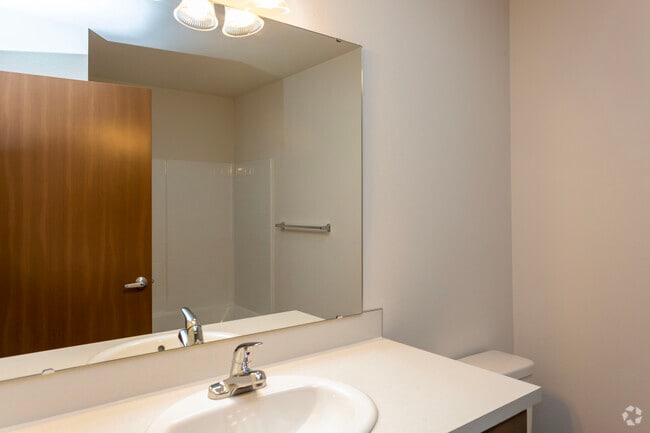 1BR,1BA-703SF
