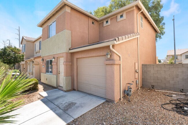 Photo - Cozy 3-Bedroom with Spacious Backyard!