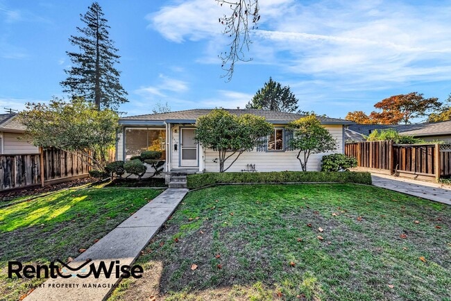Building Photo - Present PM-Midtown Palo Alto Beauty-New Floors-Remodeled Bathrooms-Big Yard