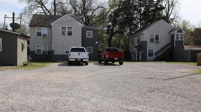 608 Chautauqua Ave