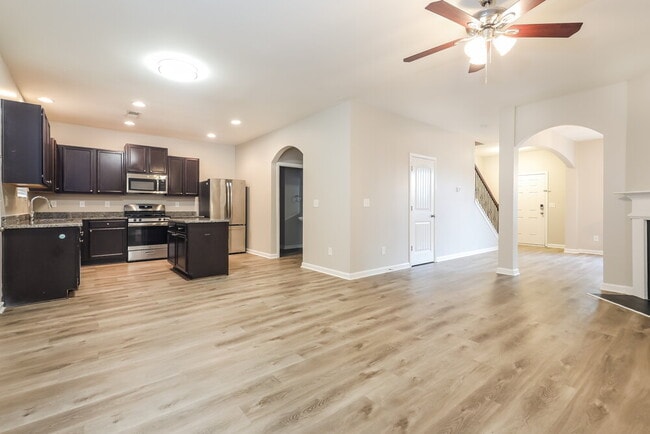Photo - 6596 Woodwell Dr